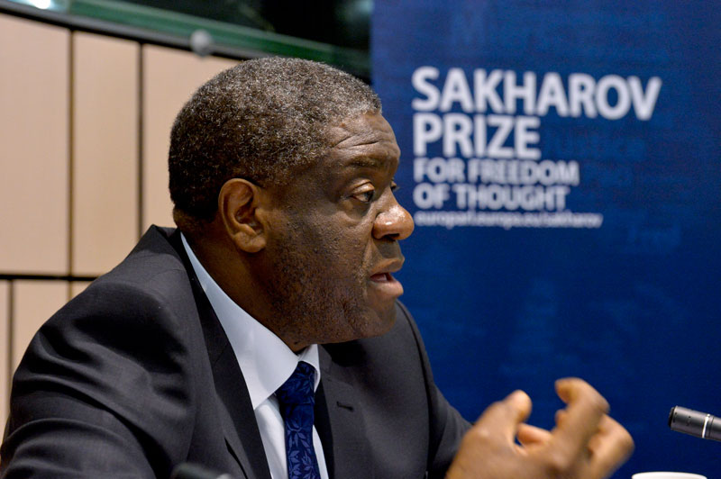Dennis Mukwege in the European Parliament, being awarded the Sakharov Prize